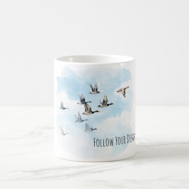 Taza De Café Pájaros volando cielo azul nubes (Centro)