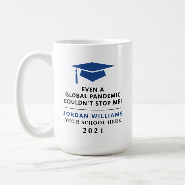 Taza De Café Pandemia personalizada - Graduado de 2022 Mug (Izquierda)