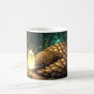 Taza De Café pangolín en un entorno forestal, enroscado en una 