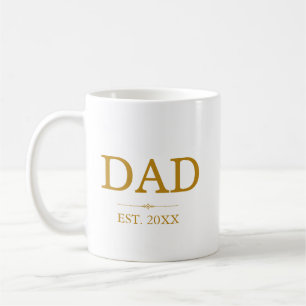 Taza De Café Papá Est. Fecha con el guión dorado de los nombres