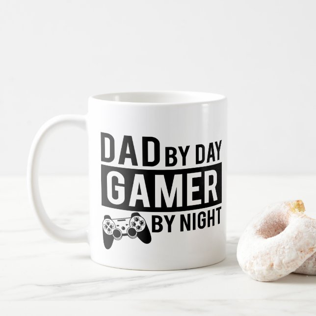 Taza De Café Papá, jugador de día por arte de palabra nocturno (Con donut)