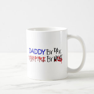 Taza De Café Papá por día, vampiro por noche