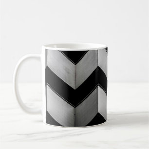 TAZA DE CAFÉ PAPEL DE PALABRAS DE CHEVRON NEGRO Y BLANCO