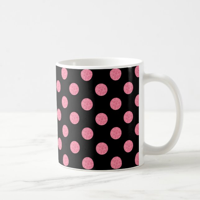 Taza De Café Paquetes de polka rosados sobre fondo negro (Derecha)