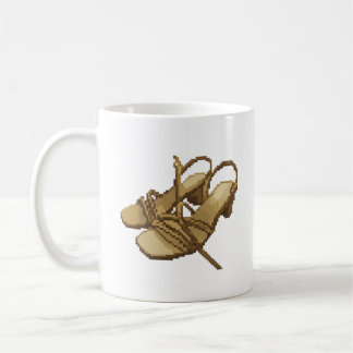 Taza De Café Par de tacones dorados pixelados
