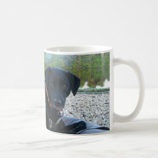 Taza De Café para arriba encrespado perrito