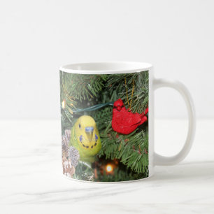 Taza De Café Parakeet en un árbol de navidad