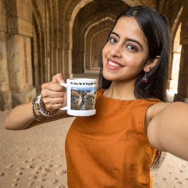 Taza De Café Pareja alpaca de color blanco y marrón rojizo curl