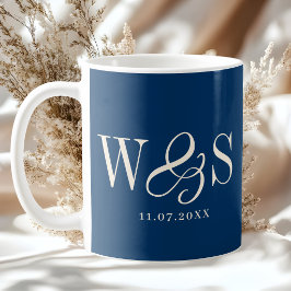 Taza De Café Parejas de novios con inicial en azul marino elega