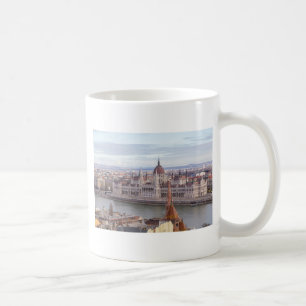Taza De Café Parlamento húngaro Budapest por día