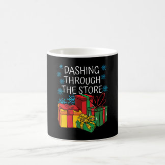Taza De Café Pasando Veloz por la Tienda