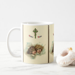 Taza De Café Pascua antigua, ángeles angelicales nubes en el ci