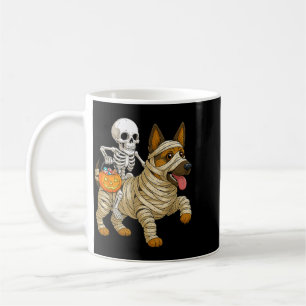 Taza De Café Pastor Alemán Momia Montando Esqueleto