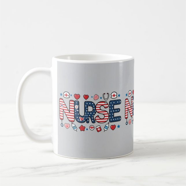 Taza De Café Patriotic Nurse Mug – USA Flag Medical Design (Izquierda)