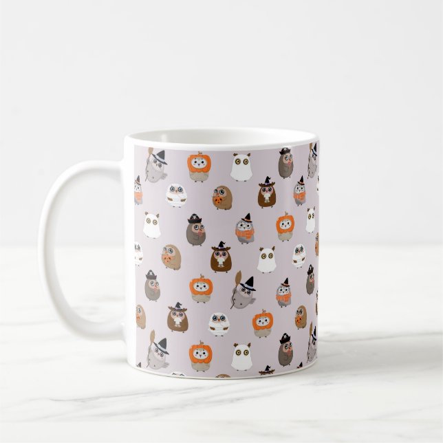 Taza De Café Patrón adorable de búhos de Halloween