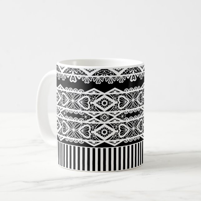 Taza De Café Patrón blanco y negro con encaje y trazo (Anverso izquierdo)