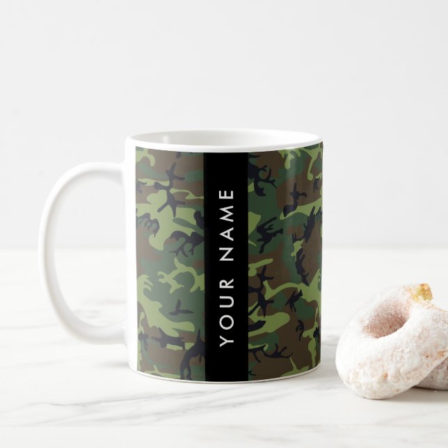 Taza De Café Patrón de camuflaje verde, nombre, personalización (Con donut)