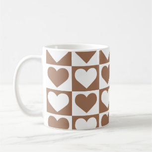 Taza De Café Patrón de corazón de tablero de ajedrez - Marrón y