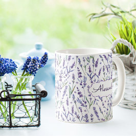 Taza De Café Patrón de flores de lavanda con monograma