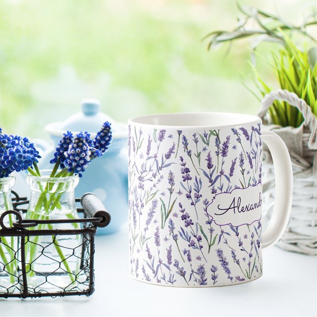 Taza De Café Patrón de flores de lavanda con monograma (Subido por el creador)