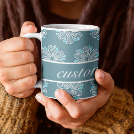 Taza De Café Patrón de flores en azul y blanco con texto