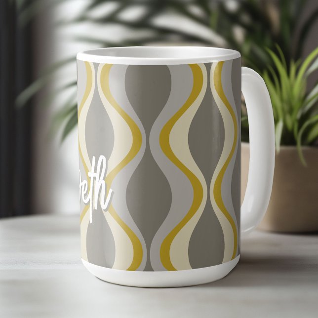 Taza De Café patrón de groovía retro - monograma - taupe dorado (Custom Mug)