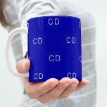Taza De Café Patrón de iniciales de monograma azul real<br><div class="desc">Un fondo azul real de moda. Personalice y agregue sus letras de monograma,  iniciales. Letras blancas. El monograma como patrón de fondo.</div>