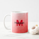 Taza De Café Patrón de malla geométrica con gradiente rojo Mono<br><div class="desc">Monograma Personalice con su inicial y nombre personalizados. Patrón de malla geométrica con gradiente rojo. Malla geométrica triangular con gradiente ombre de rojo oscuro claro. patrón,  ombre,  malla,  triángulos,  geometría,  geométrico,  gradiente,  genial,  triángulo,  brillante,  rojo</div>