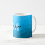 Taza De Café Patrón de malla geométrica de gradiente cian azul<br><div class="desc">Monograma Personalice con su personalizado inicial y su nombre. Malla geométrica triangular con gradiente oscuro azul claro. patrón,  sombrío,  malla,  triángulos,  geometría,  geométrica,  gradiente,  fresco,  triángulo,  brillante,  azul,  cian</div>
