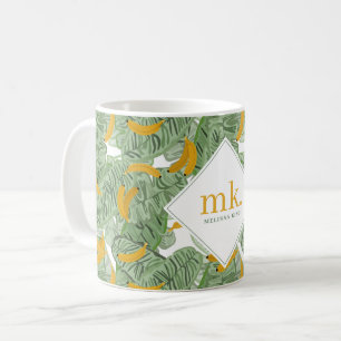 Taza De Café Patrón de monograma de verde tropical de plátano m