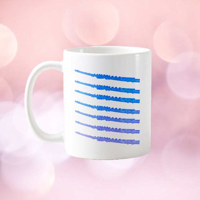 Taza De Café Patrón de ómbre azul de flautas (A mug with flutes done in a blue ombre color)