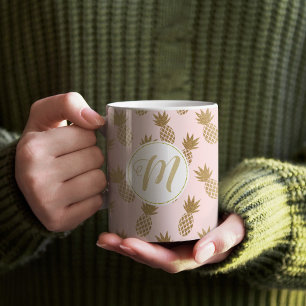 Taza De Café Patrón de piña dorada y monograma