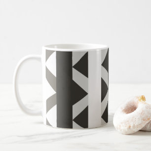 Taza De Café Patrón de raya de triángulo blanco gris contemporá