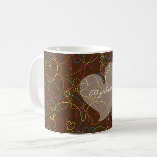 Taza De Café Patrón de red de corazones coloridos-marrón-nombre