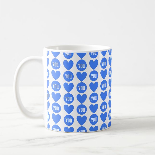 Taza De Café Patrón elegante de puntos y corazones azules monog (Izquierda)