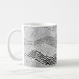 Taza De Café Patrón ondulado blanco y negro. Ornamento dibujado
