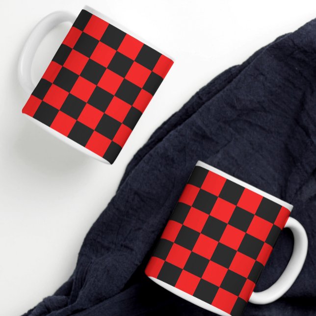Taza De Café Patrón rojo y negro de verificación (A fun red and black checkered mug)