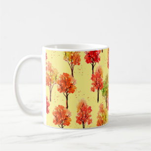 Taza De Café Patrón sin foco, árboles de otoño. Iluminación de