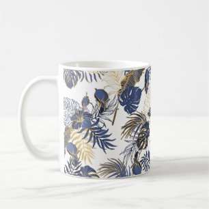 Taza De Café Patrón sin foco con hojas tropicales exóticas. Pal