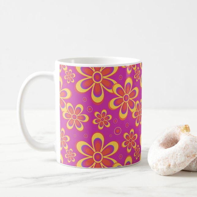 Taza De Café Patrón sin foco de flores moradas magenta (Con donut)