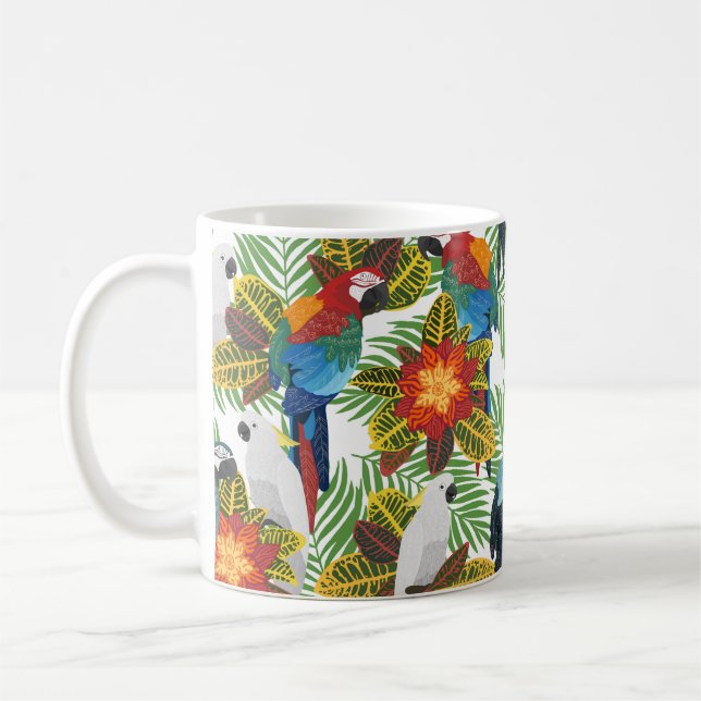 Taza De Café Patrón tropical sin foco con loros.  (Izquierda)