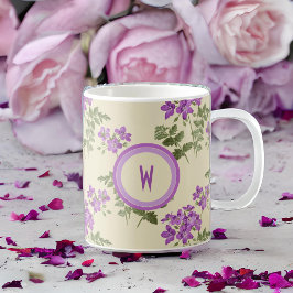 Taza De Café Patrón violeta suave en amarillo pálido