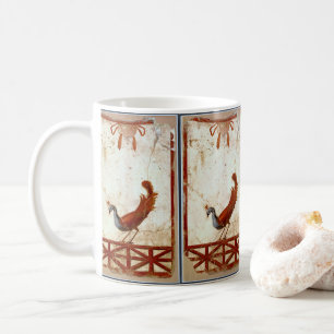 Taza De Café Pavo real sobre pintura antigua romana fresca
