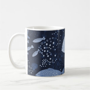 Taza De Café Peces dormidos monocromos, patrón oscuro.