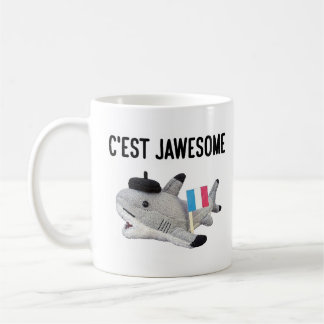 Taza De Café Pedro el tiburón: C'est Jawesome (taza el derecho)