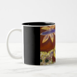 Taza de café peluda adorable de los gatos