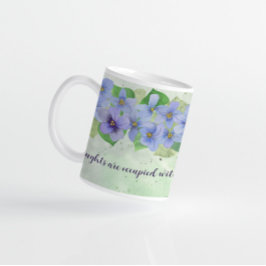 Taza De Café Pensamientos de la flor violeta del amor