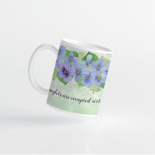 Taza De Café Pensamientos de la flor violeta del amor