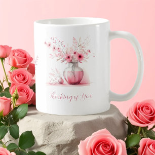 Taza De Café Pensando en las flores rosas y la simpatía de la v