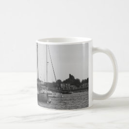 Taza De Café Pequeño yate clásico